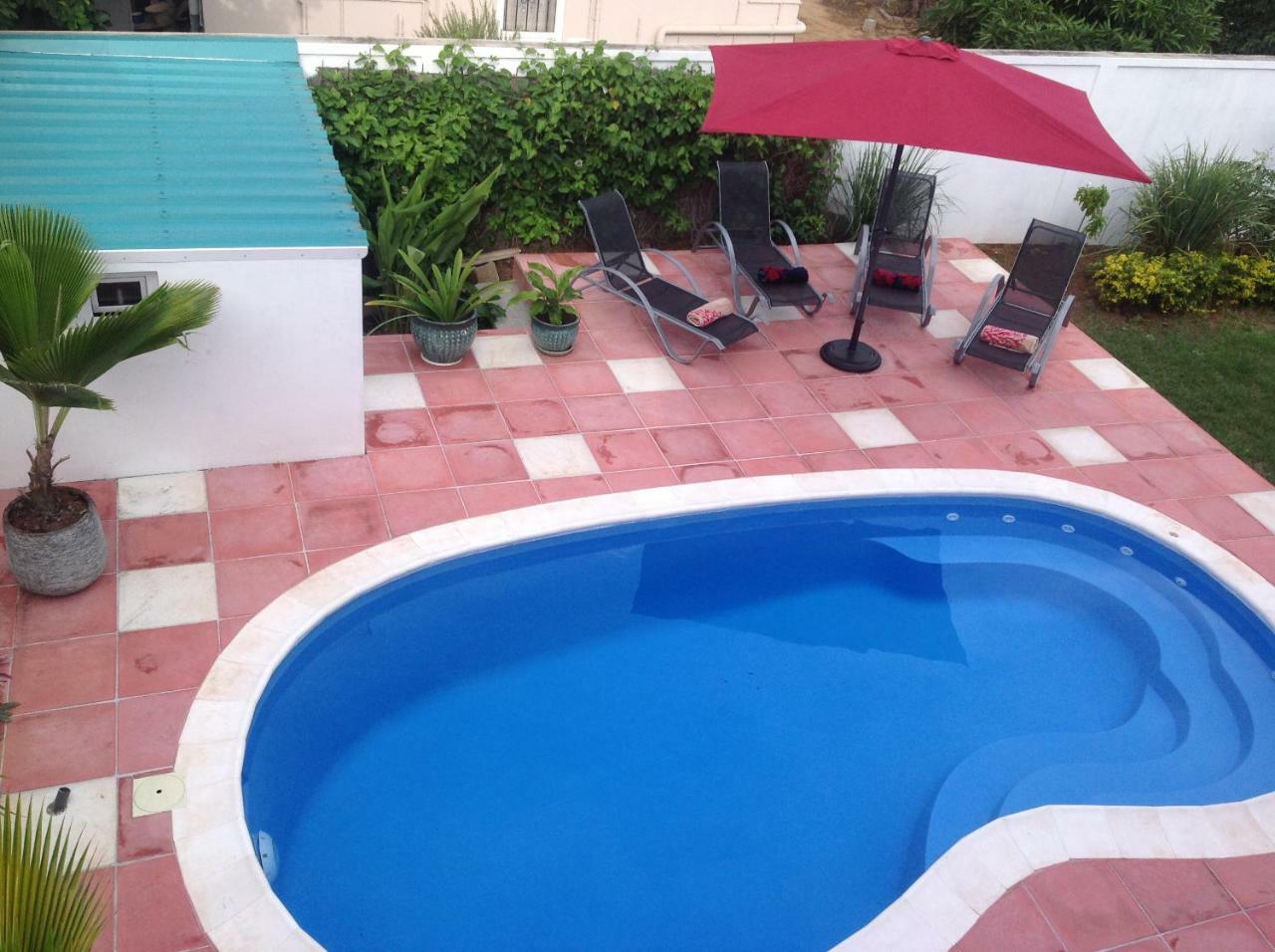 Fayruz Villa Is A 3 Bedroom, 3 Bathroom Detached House With Ac And Swimming Pool 5 Minutes Walk From Flic En Flac Public Beach Buitenkant foto