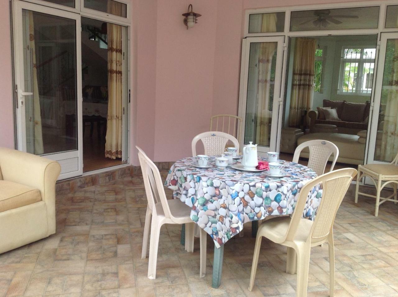 Fayruz Villa Is A 3 Bedroom, 3 Bathroom Detached House With Ac And Swimming Pool 5 Minutes Walk From Flic En Flac Public Beach Buitenkant foto