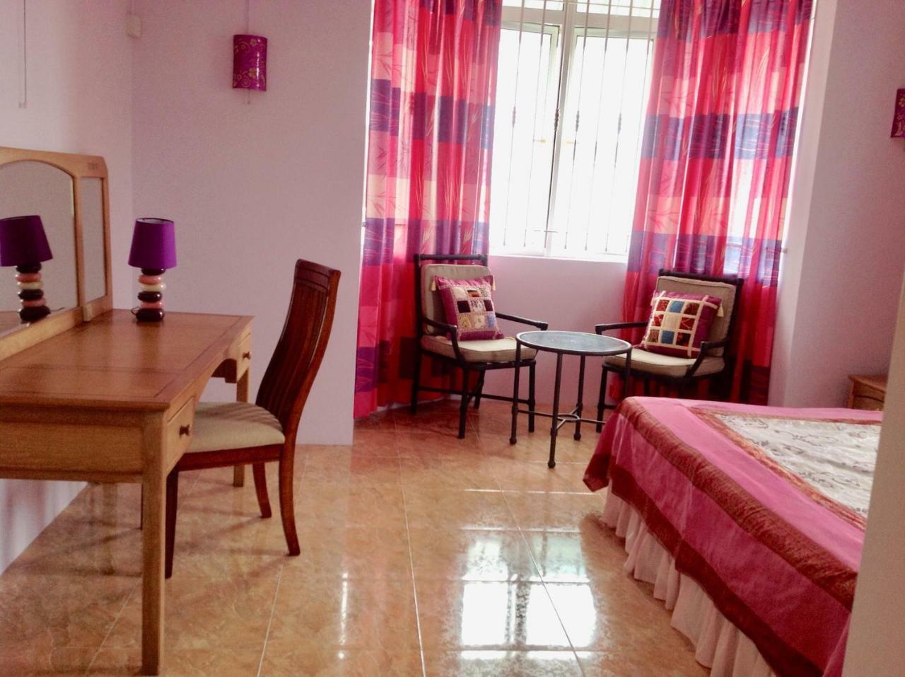 Fayruz Villa Is A 3 Bedroom, 3 Bathroom Detached House With Ac And Swimming Pool 5 Minutes Walk From Flic En Flac Public Beach Buitenkant foto