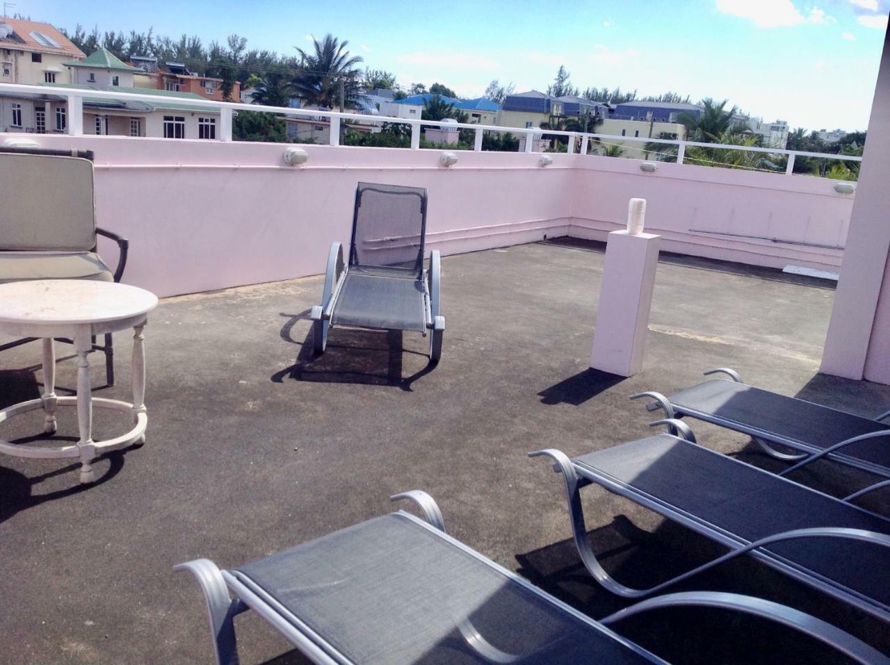 Fayruz Villa Is A 3 Bedroom, 3 Bathroom Detached House With Ac And Swimming Pool 5 Minutes Walk From Flic En Flac Public Beach Buitenkant foto